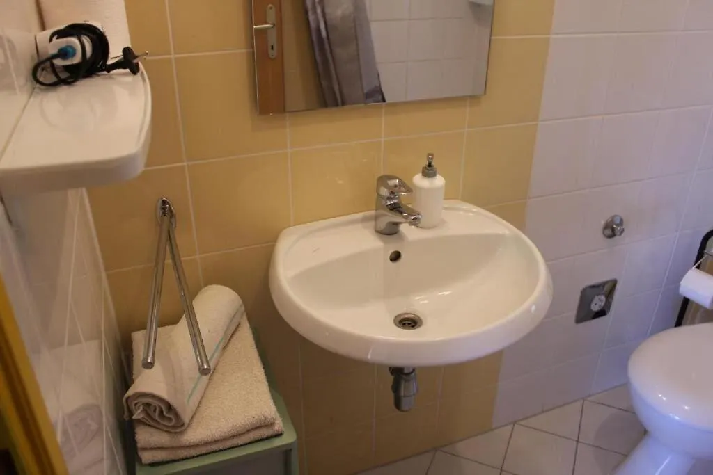 Apartments Ante Posedarje 0*,  Hırvatistan
